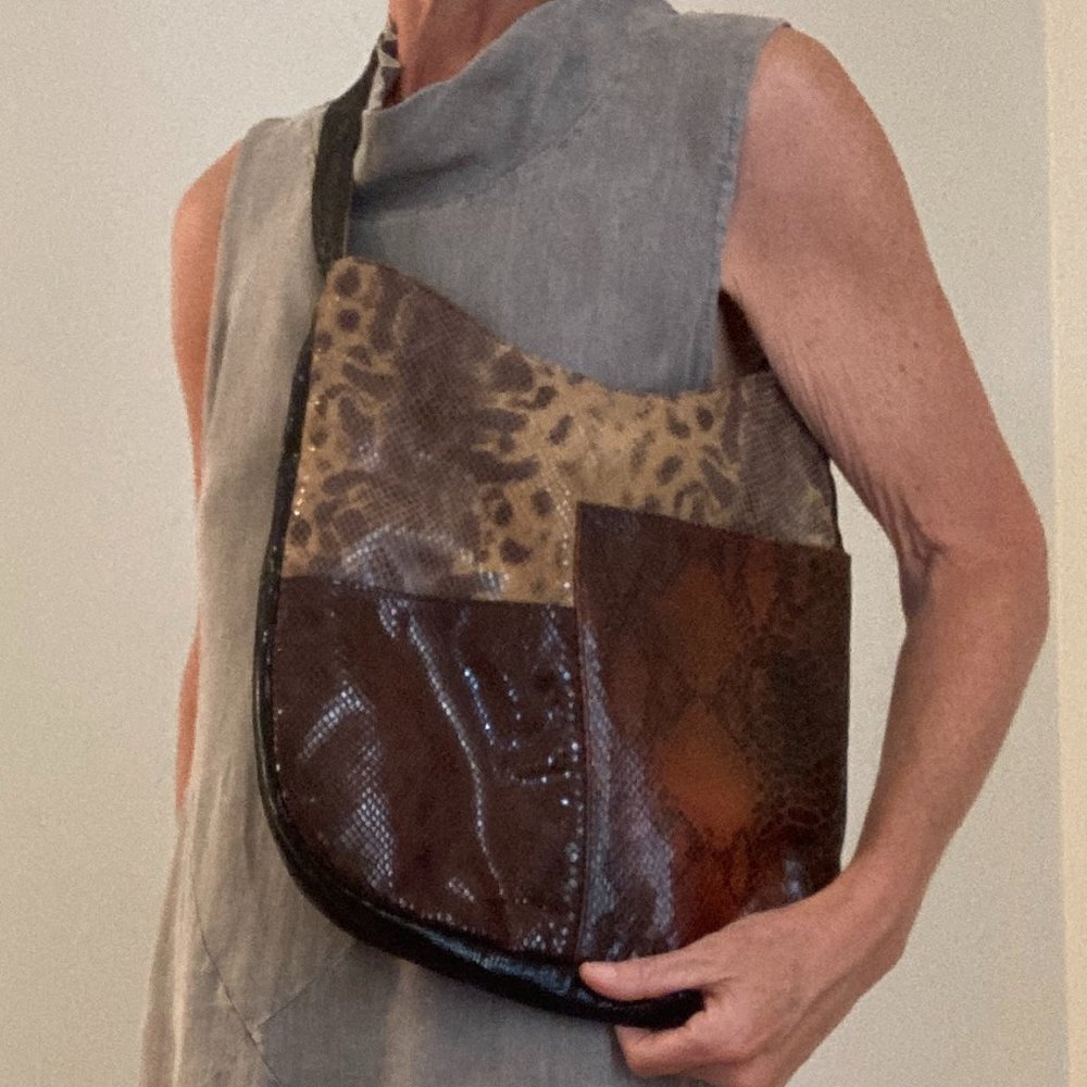 Park Ave Int. Leather Shoulder Bag